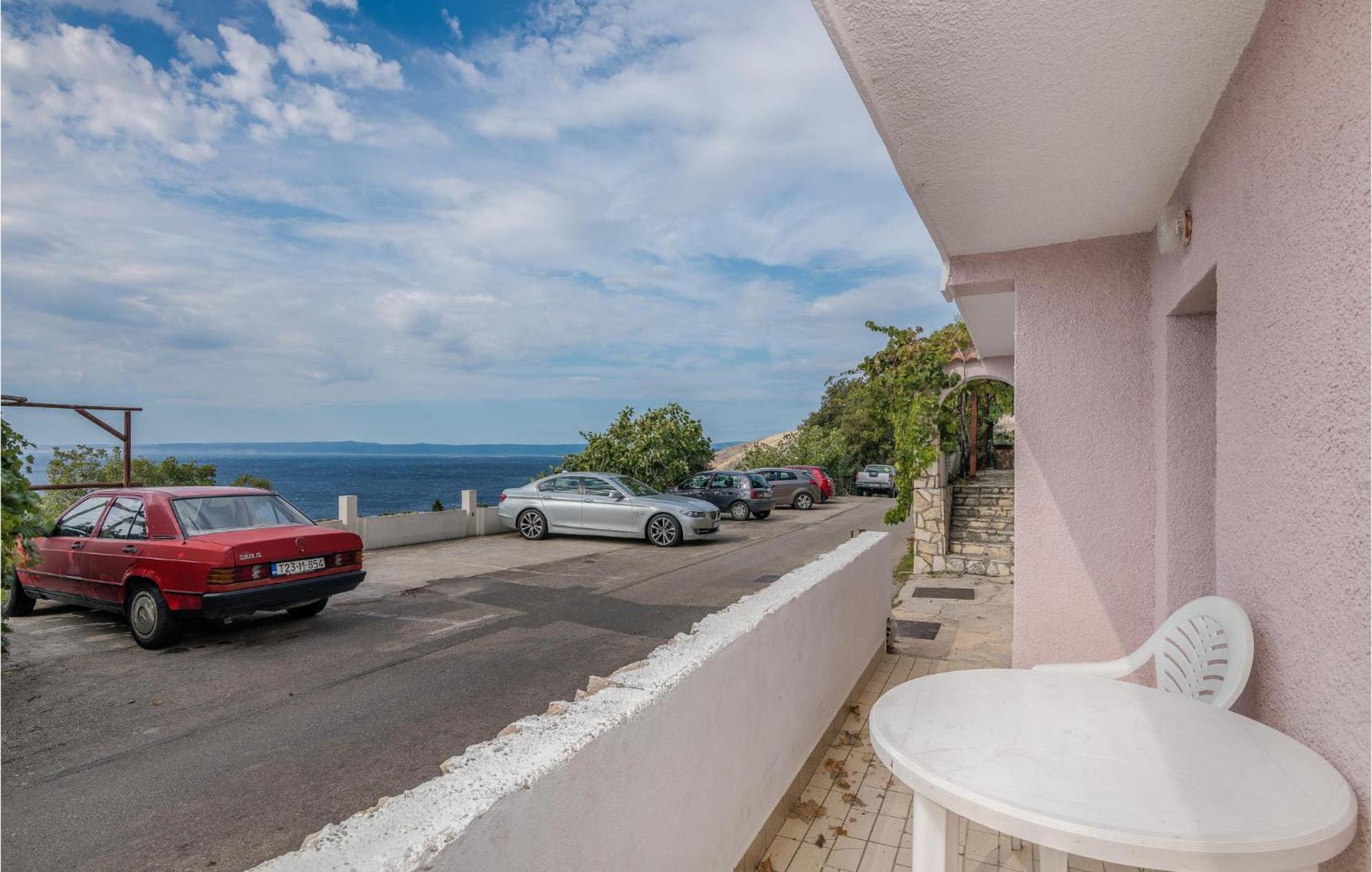Lovely Apartment In Stara Baska 1 With Kitchen ภายนอก รูปภาพ